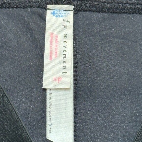 Free People Movement Black Velvet Cropped Leggings Elastic Waistband Shirred Hem - Picture 5 of 7